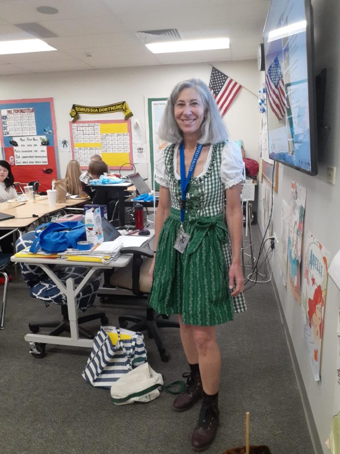 Frau+Guthrie+dressed+in+a+traditional+German+dress+for+Oktoberfest%2C+a+Dirndl.+Another+article+of+clothing+often+worn+at+such+celebrations+is+Lederhosen.+